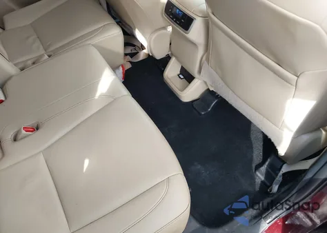 2019 Toyota Highlander Xle from USA, damaged, VIN 5TDJZRFH6KS959933